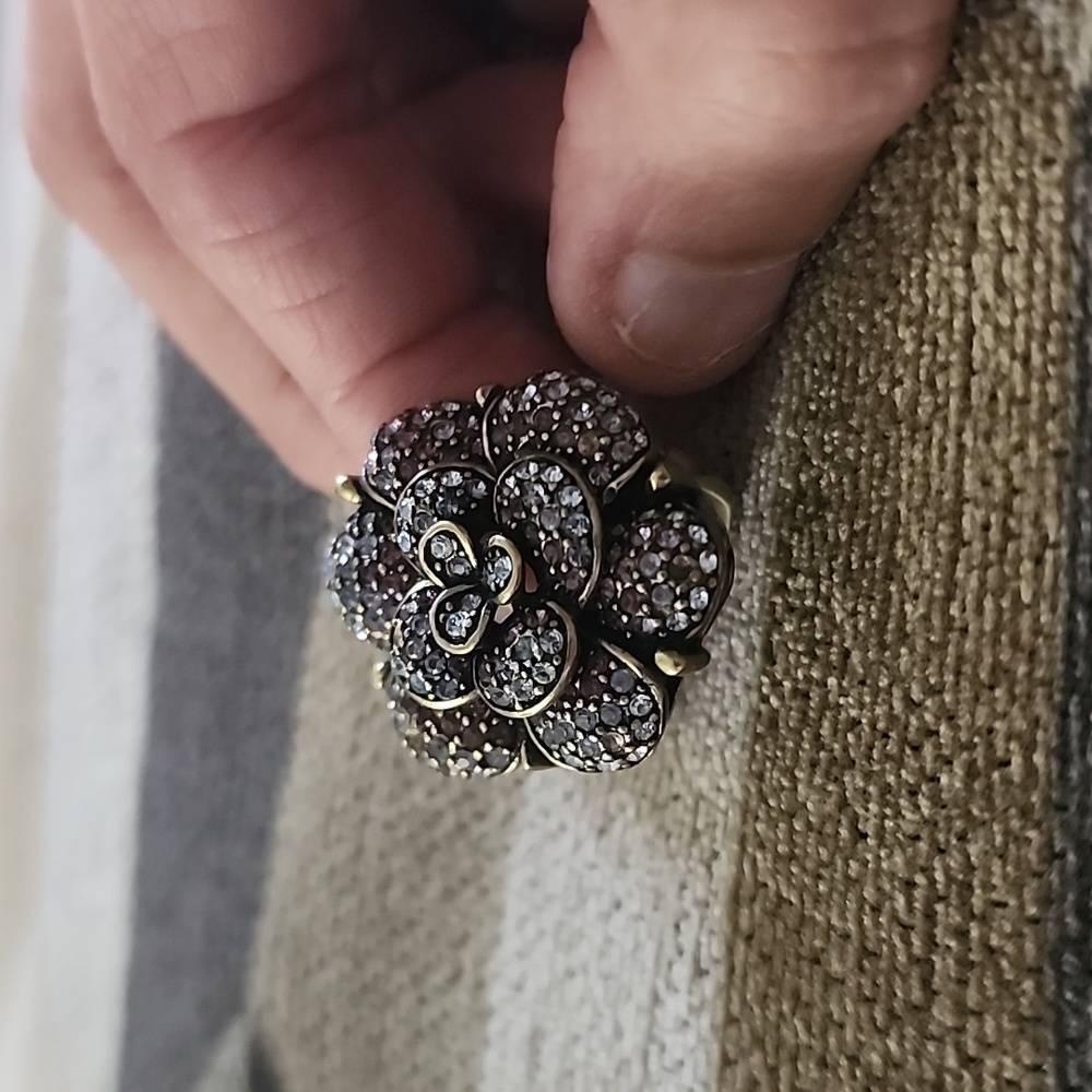 Heidi Daus brand vintage petel profusion Tanzanite sworsky crystal flower ring
